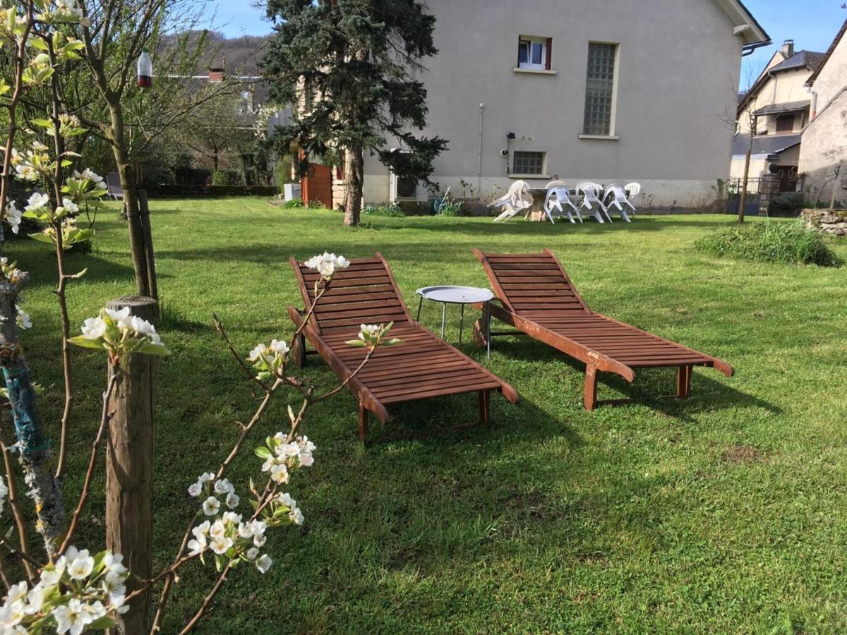 L'Oustal Bed and Breakfast Sainte-Eulalie-d'Olt Esterno foto